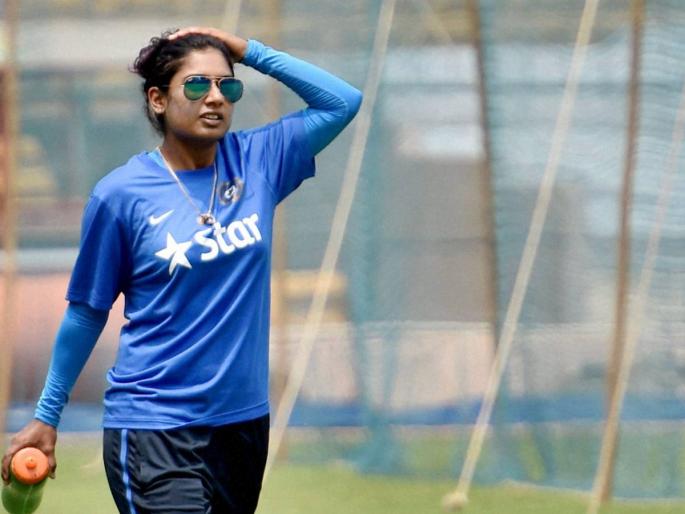 Indian Women's cricket welcome mumbai Airport | भारतीय महिला क्रिकेटचे ‘अच्छे दिन’ सुरू